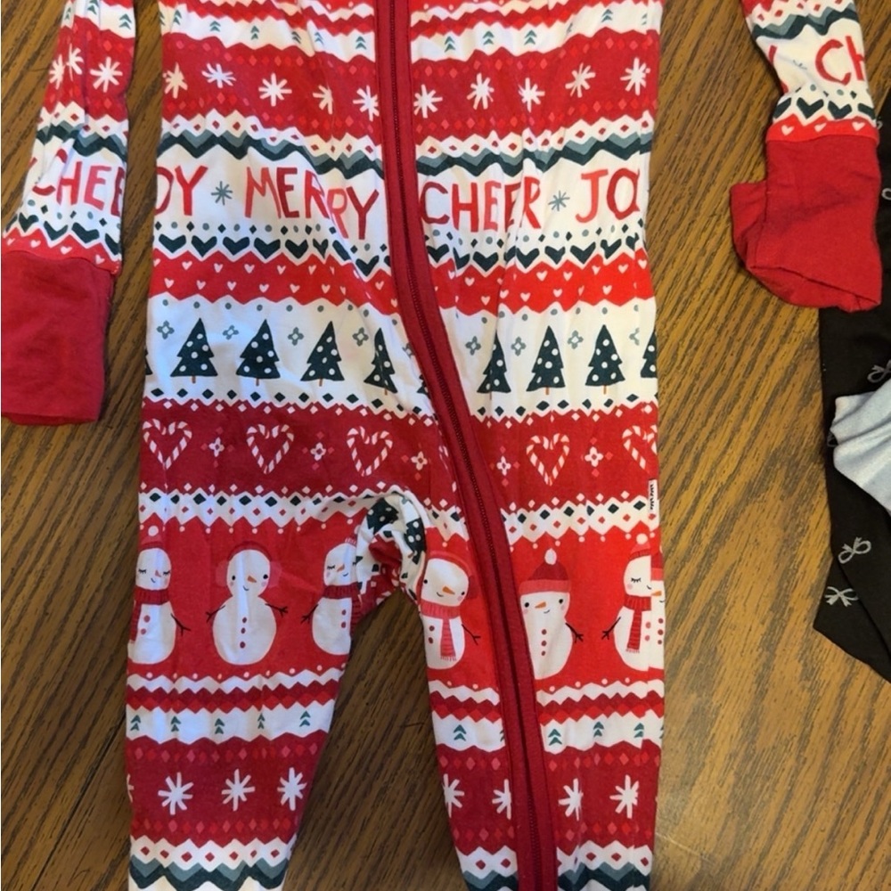 Baby girl 0/3-6 month Christmas bundle-includes one little sleepies